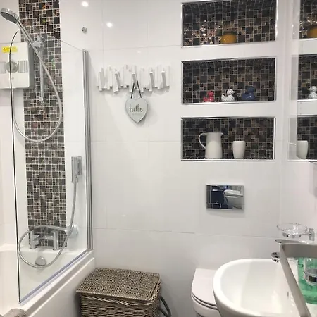 Casa de Férias Centre Town House With Views And Free Parking 7fsbi *