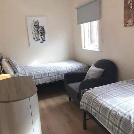 Holiday home Centre Town House With Views And Free Parking 7fsbi *